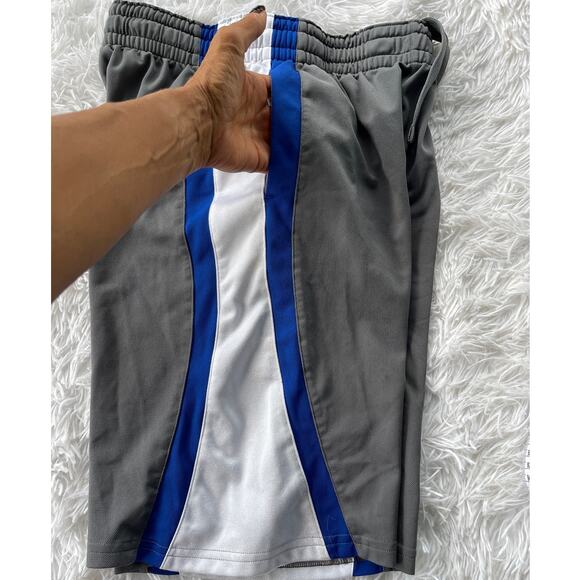 Under Armour Training Short Youth Sz L Gently used - Picture 6 of 8